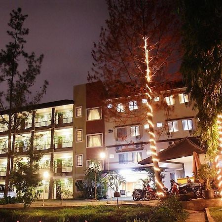 莲花万隆会议咖啡厅酒店 外观 照片