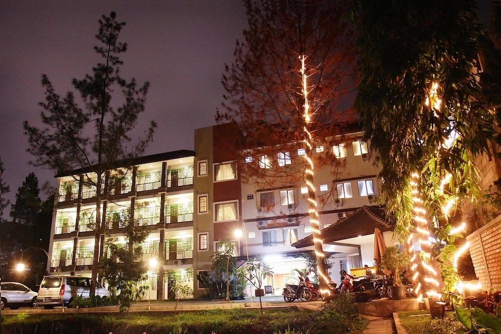 莲花万隆会议咖啡厅酒店 外观 照片